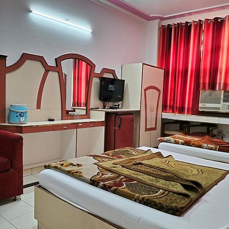 Hotel Yatri International นิวเดลี ภายนอก รูปภาพ