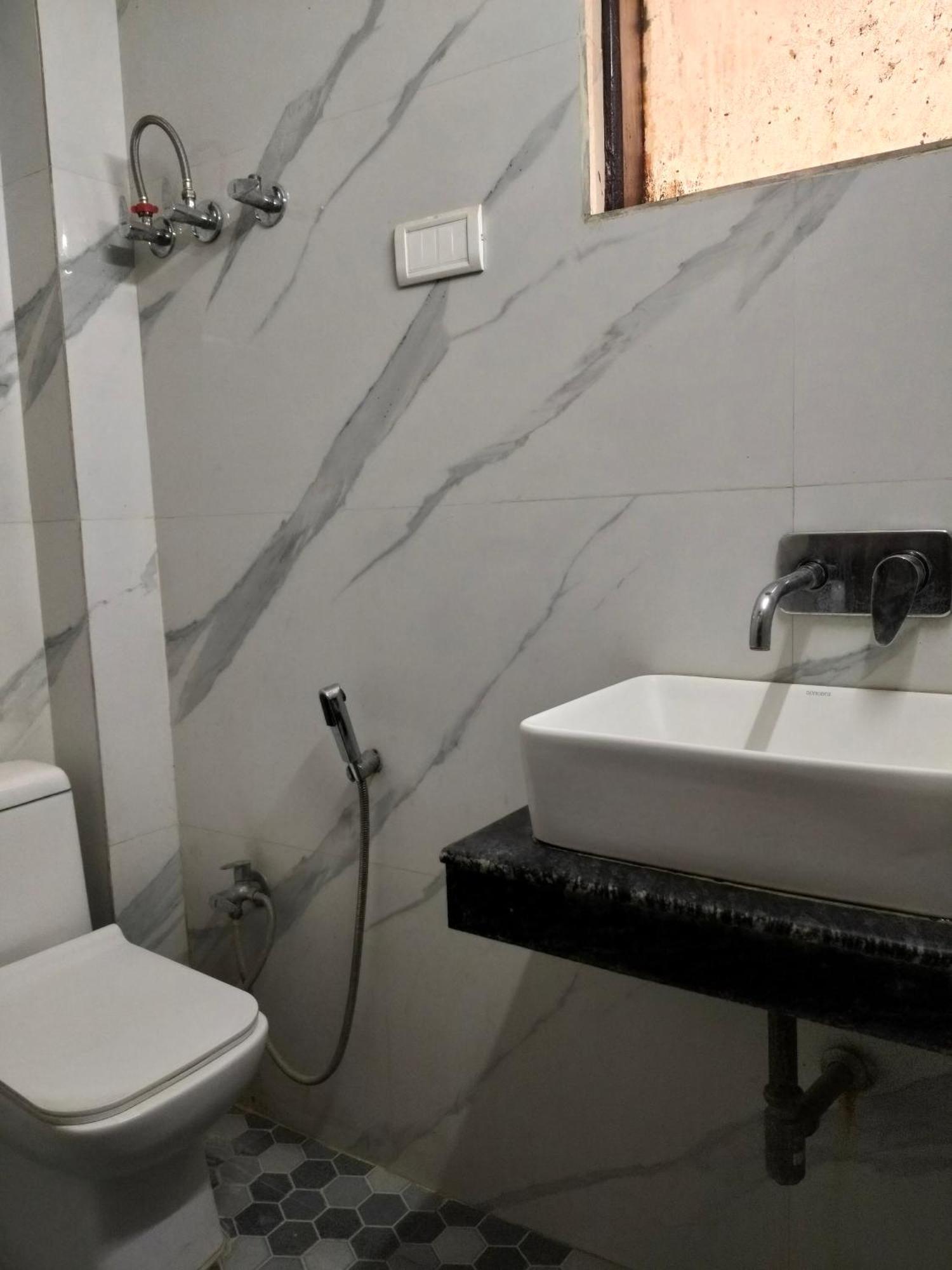 Hotel Yatri International นิวเดลี ภายนอก รูปภาพ