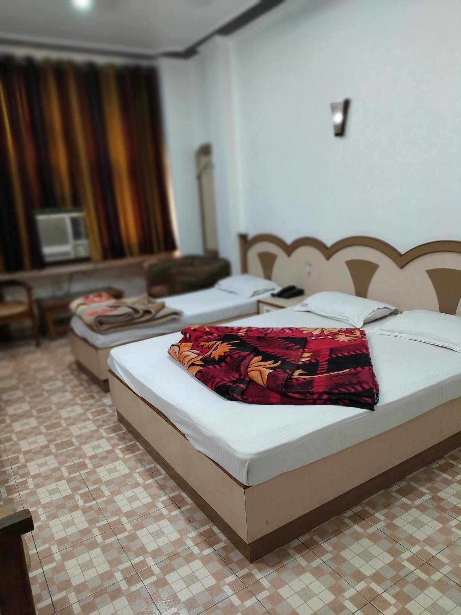 Hotel Yatri International นิวเดลี ห้อง รูปภาพ