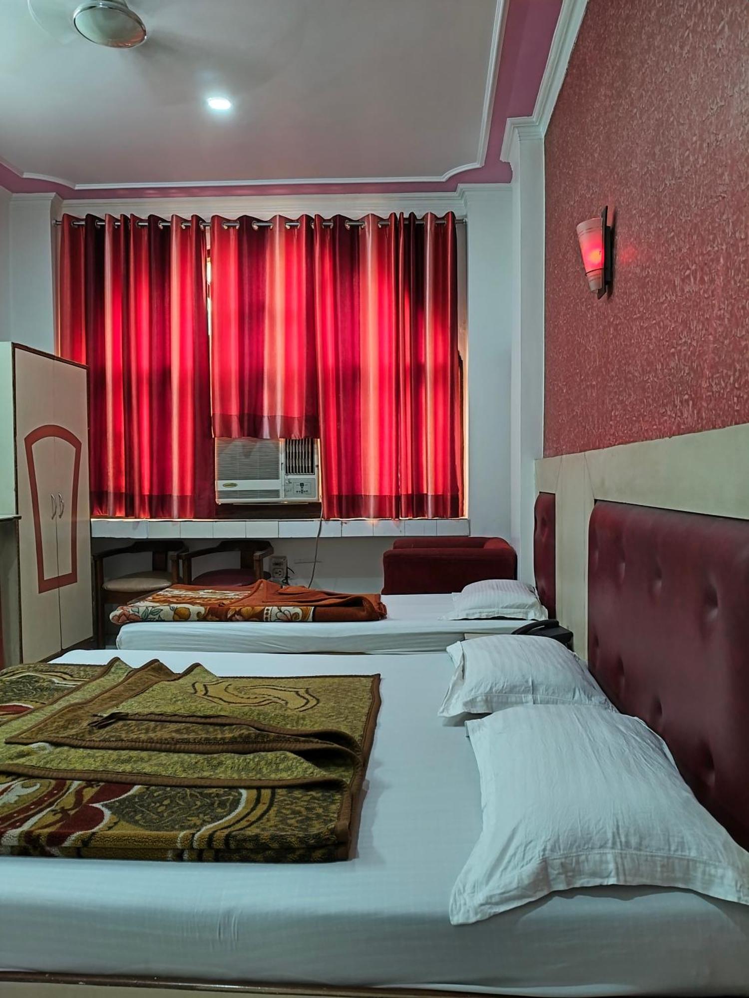 Hotel Yatri International นิวเดลี ห้อง รูปภาพ