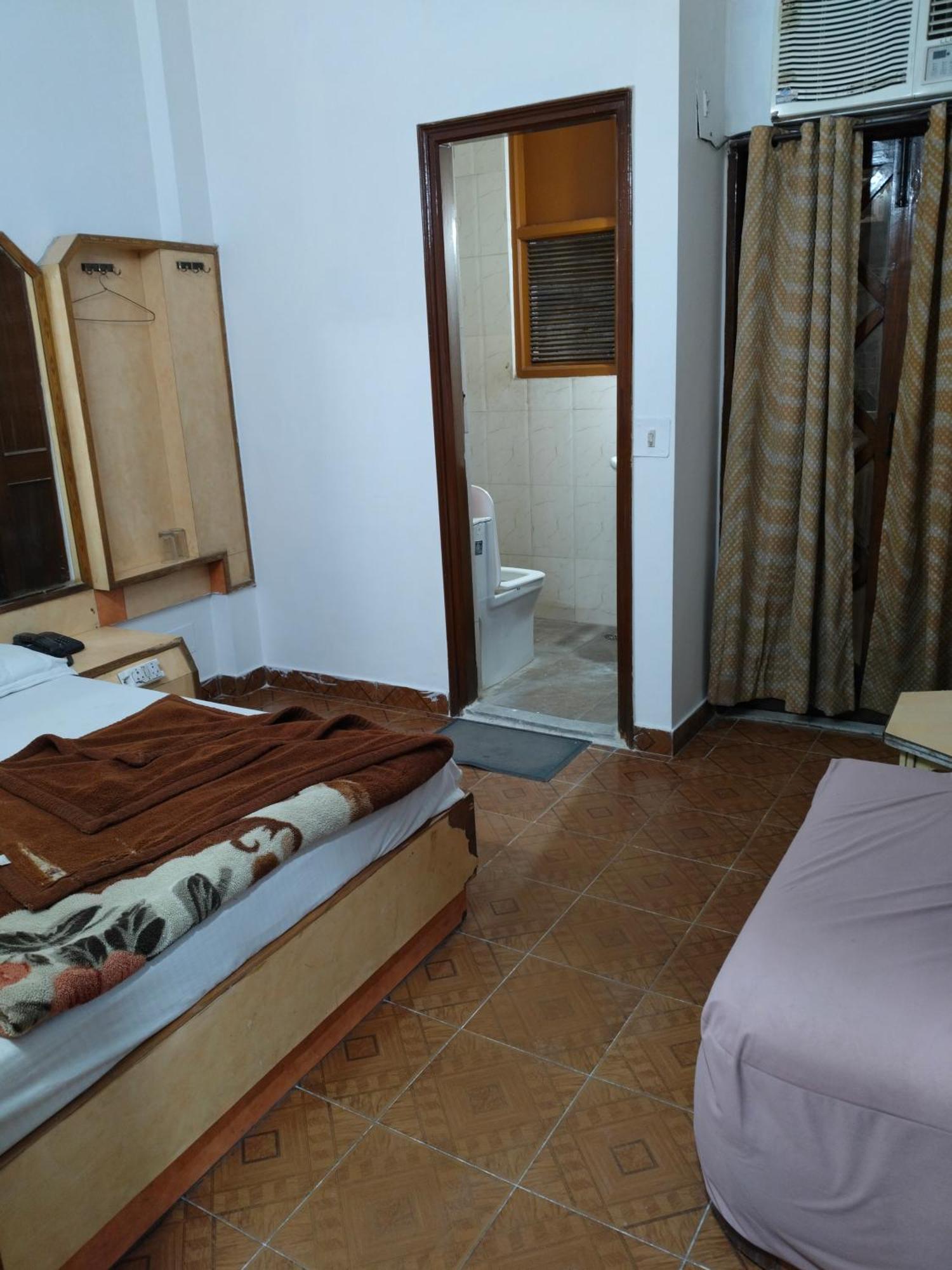 Hotel Yatri International นิวเดลี ห้อง รูปภาพ