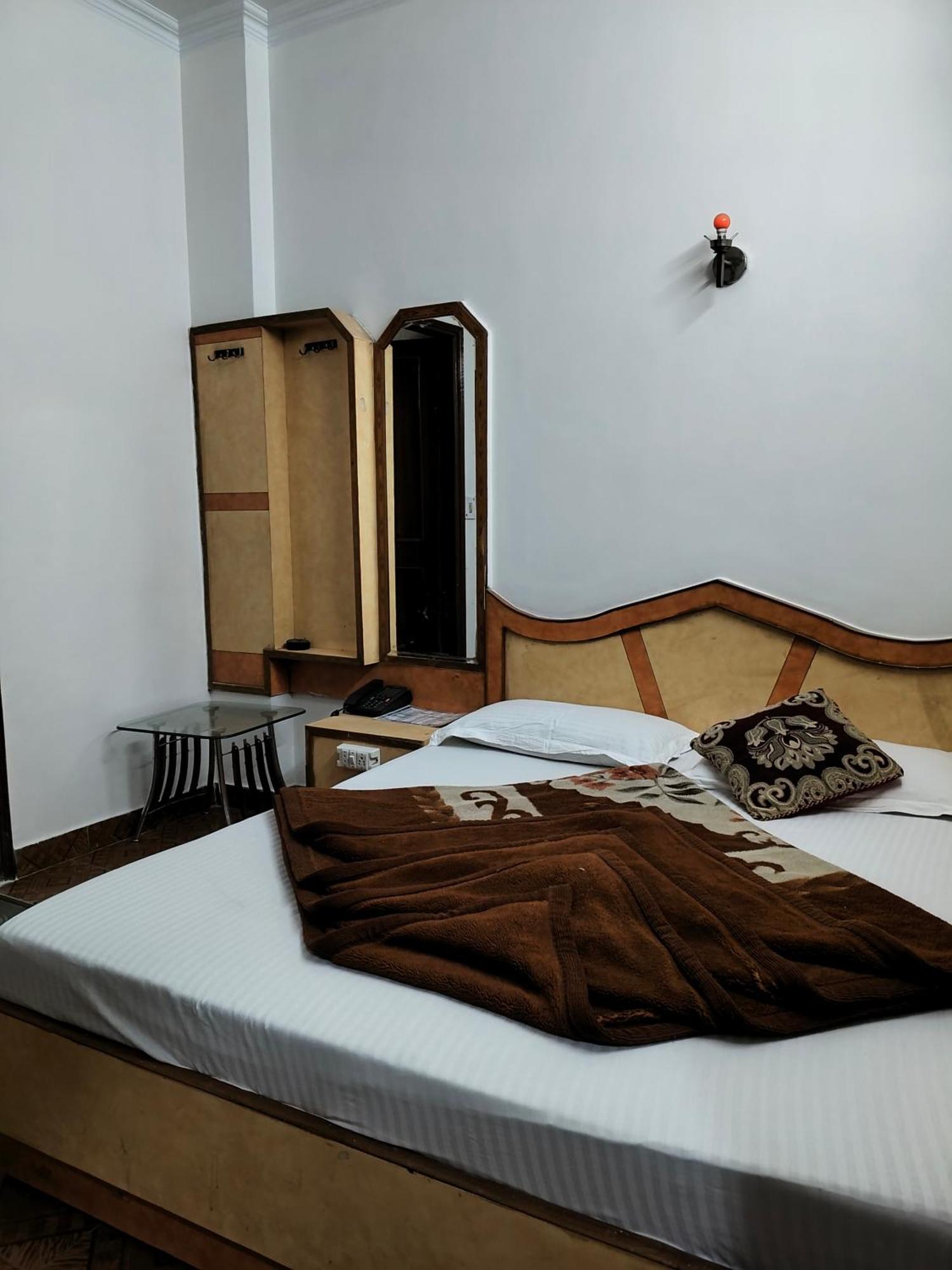 Hotel Yatri International นิวเดลี ห้อง รูปภาพ