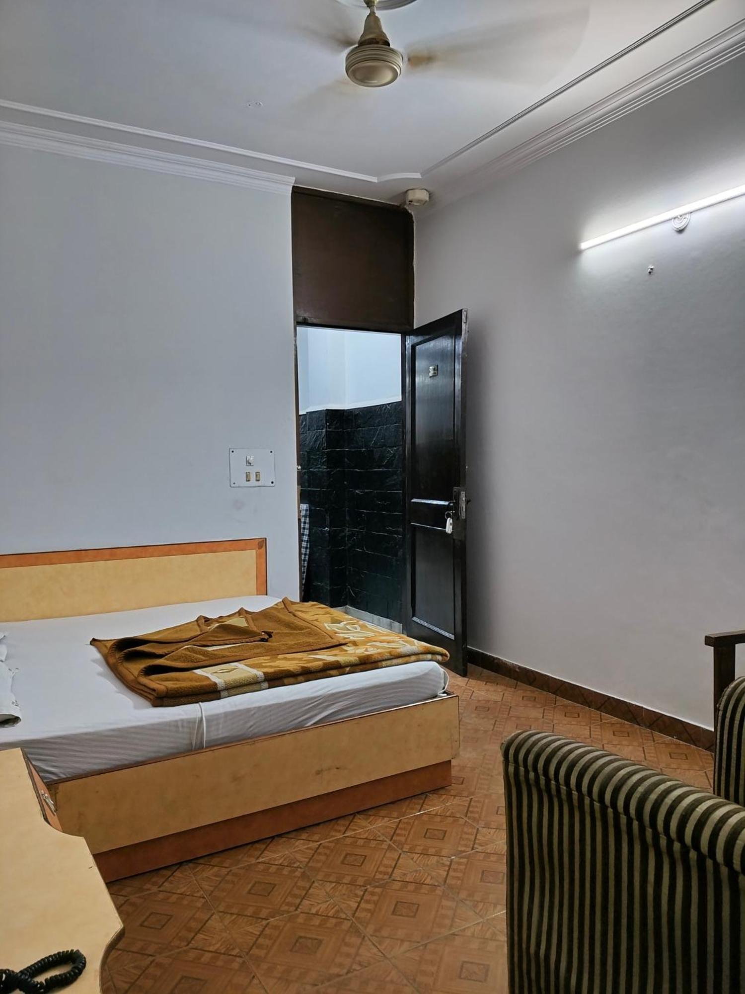Hotel Yatri International นิวเดลี ห้อง รูปภาพ