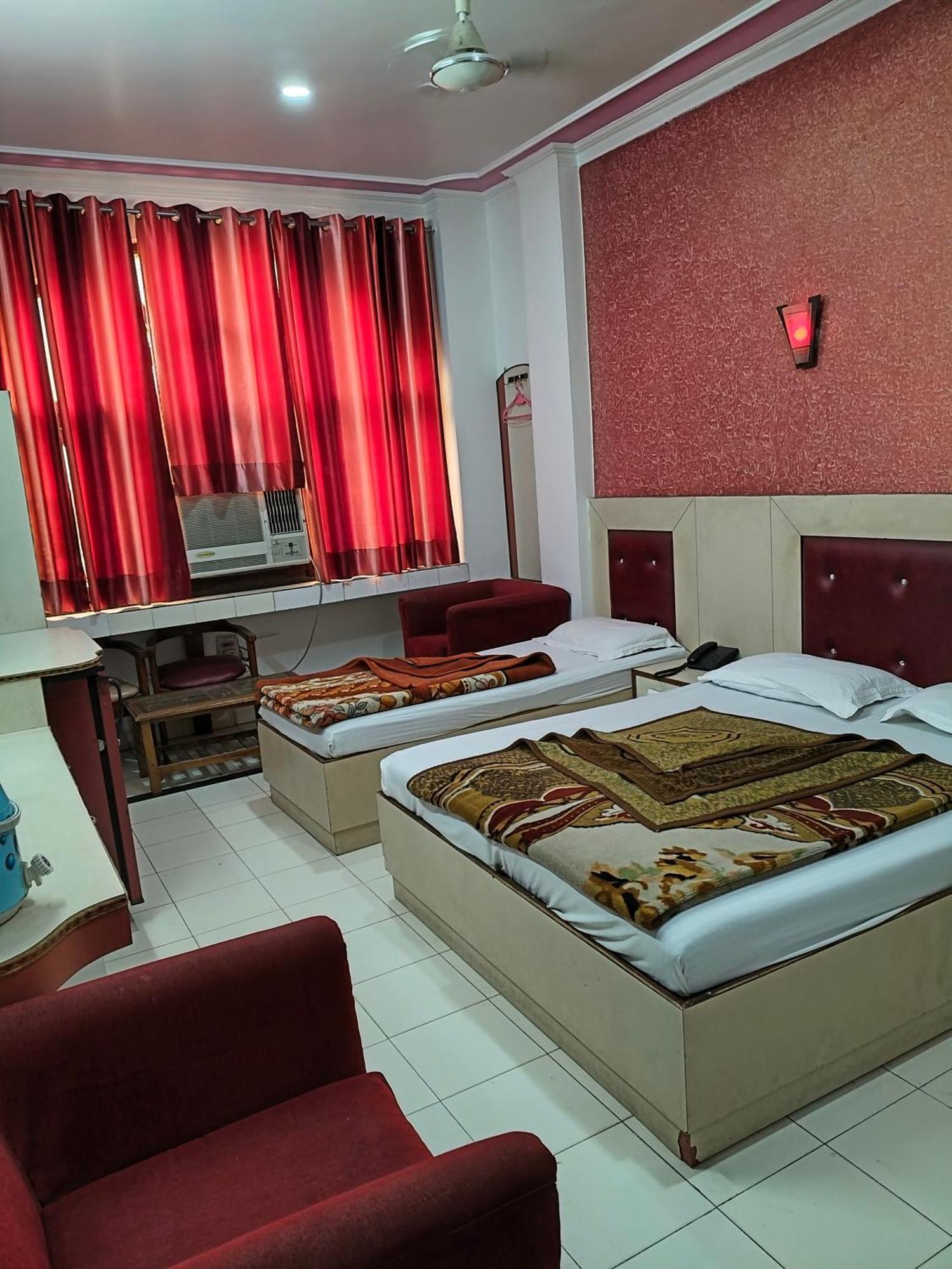 Hotel Yatri International นิวเดลี ห้อง รูปภาพ