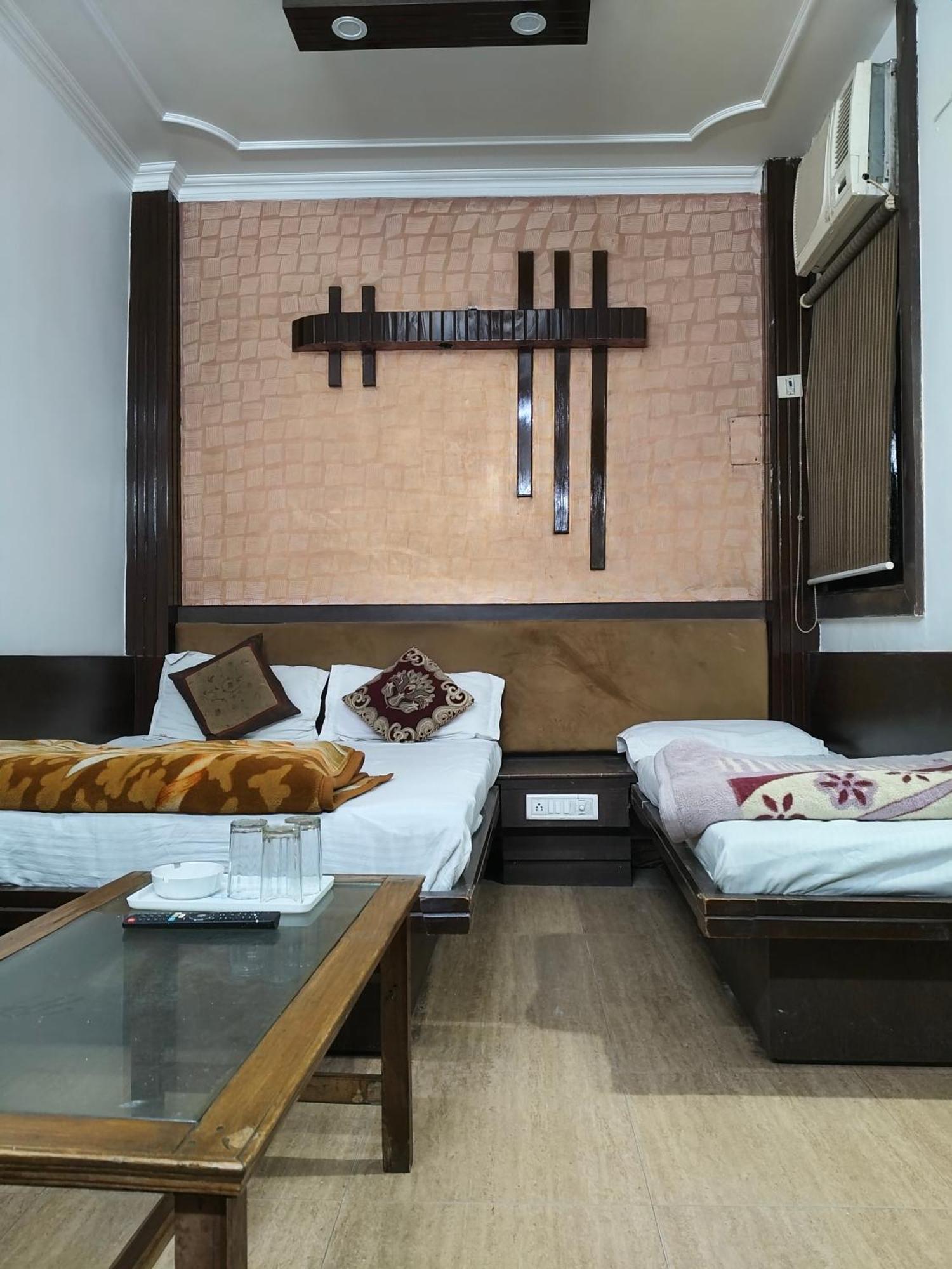Hotel Yatri International นิวเดลี ภายนอก รูปภาพ