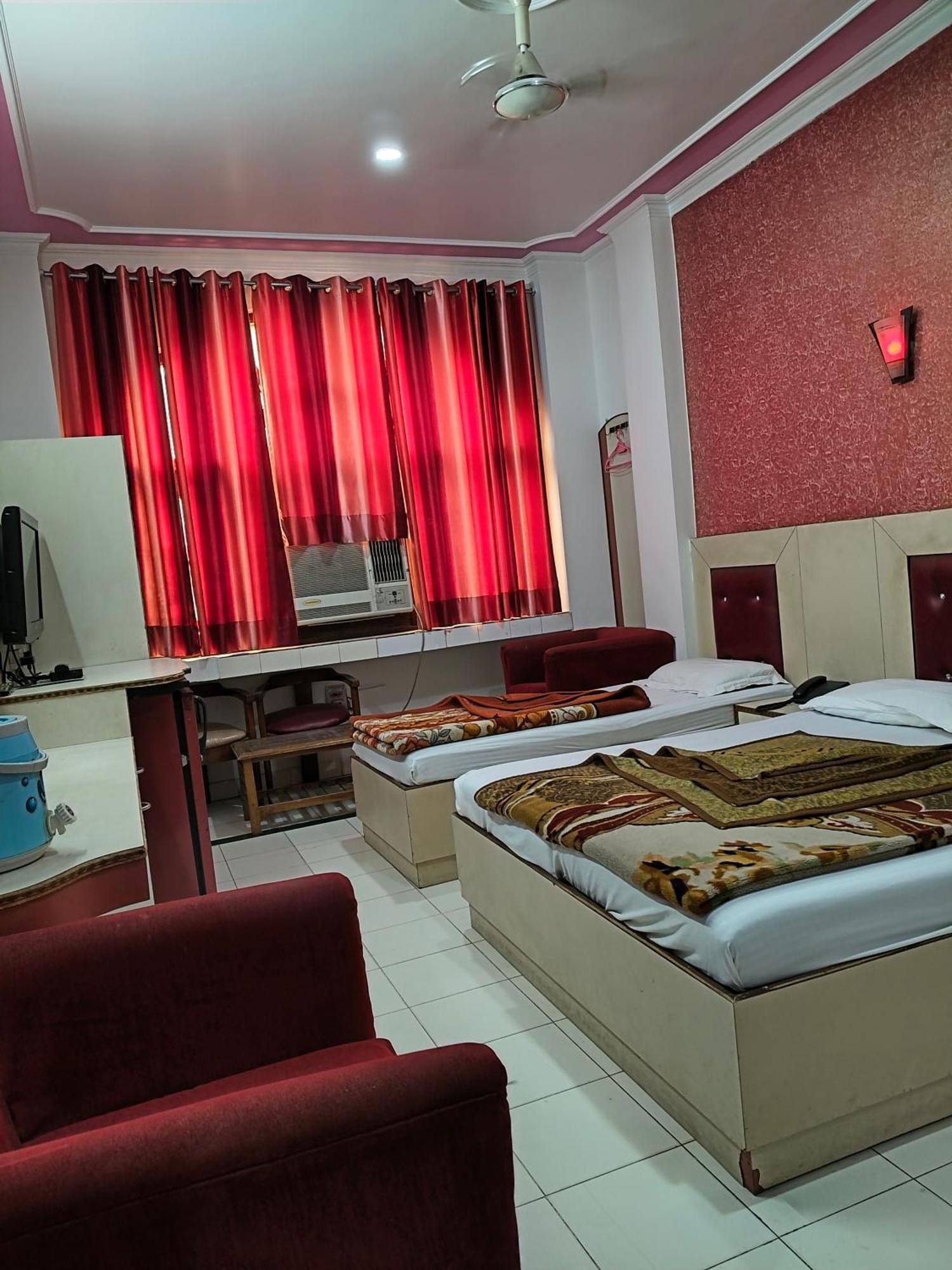 Hotel Yatri International นิวเดลี ห้อง รูปภาพ