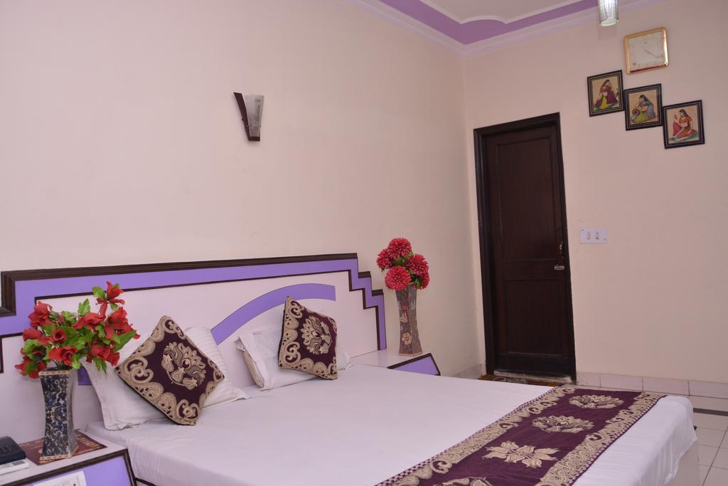 Hotel Yatri International นิวเดลี ภายนอก รูปภาพ