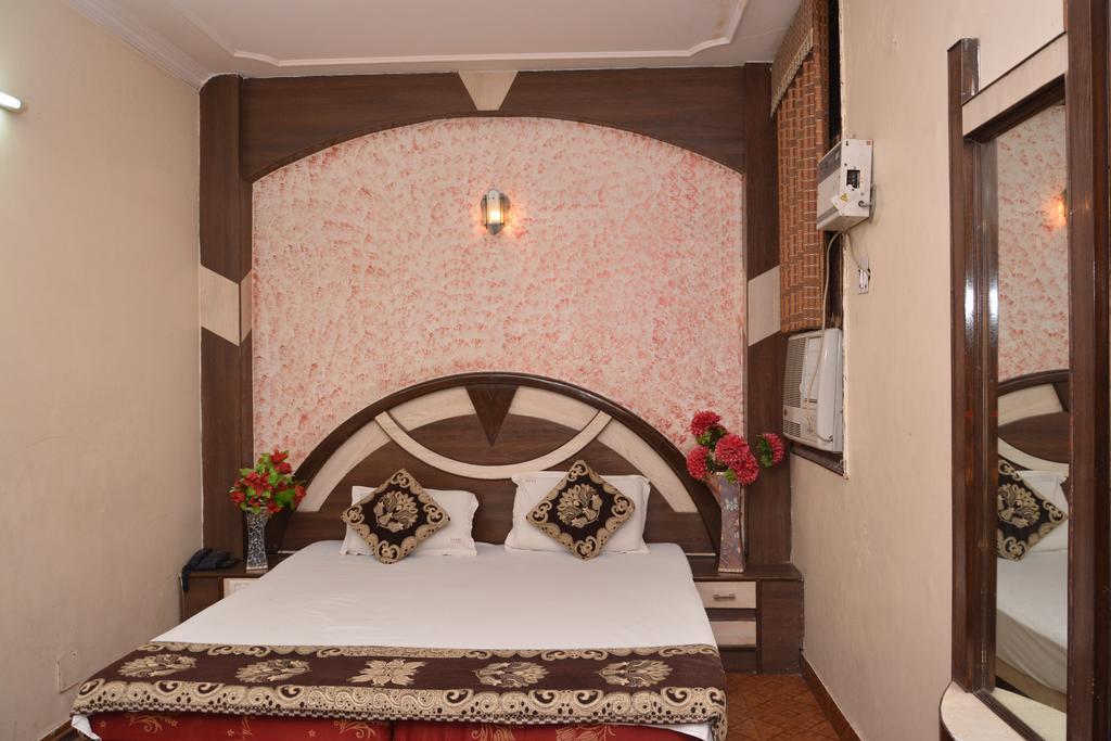 Hotel Yatri International นิวเดลี ภายนอก รูปภาพ