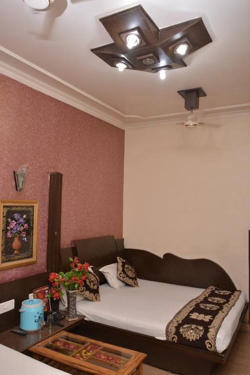Hotel Yatri International นิวเดลี ภายนอก รูปภาพ