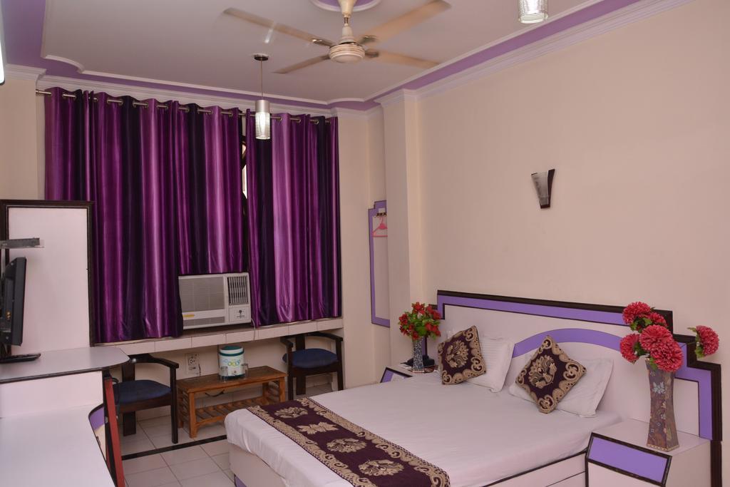 Hotel Yatri International นิวเดลี ภายนอก รูปภาพ