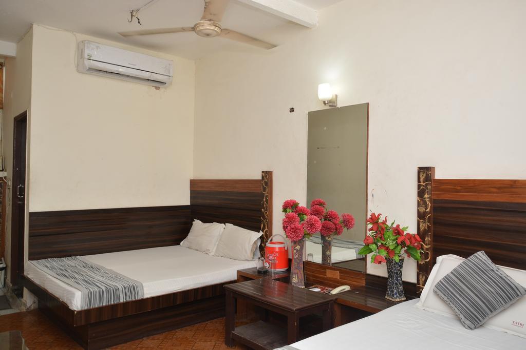 Hotel Yatri International นิวเดลี ภายนอก รูปภาพ