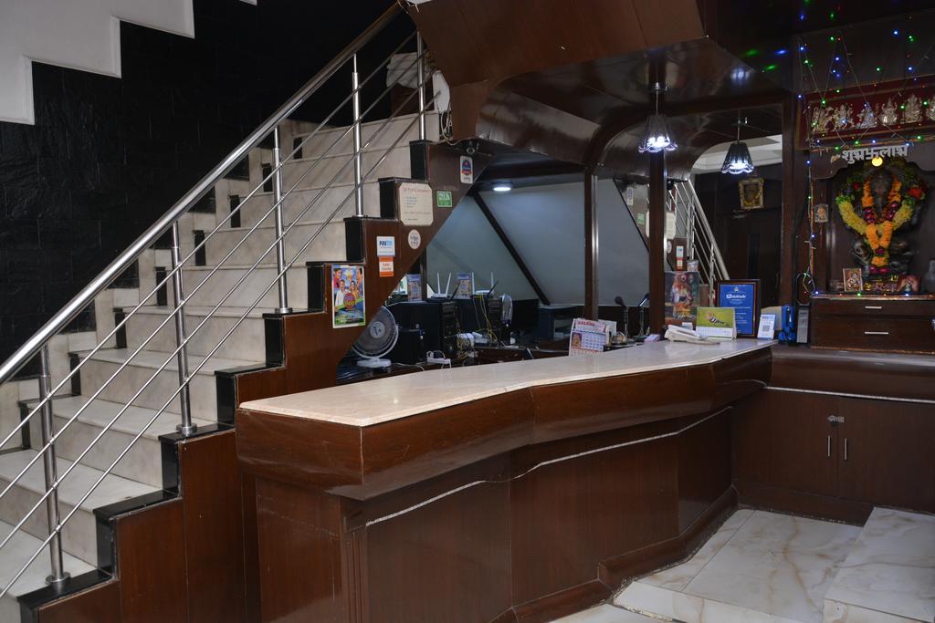 Hotel Yatri International นิวเดลี ภายนอก รูปภาพ